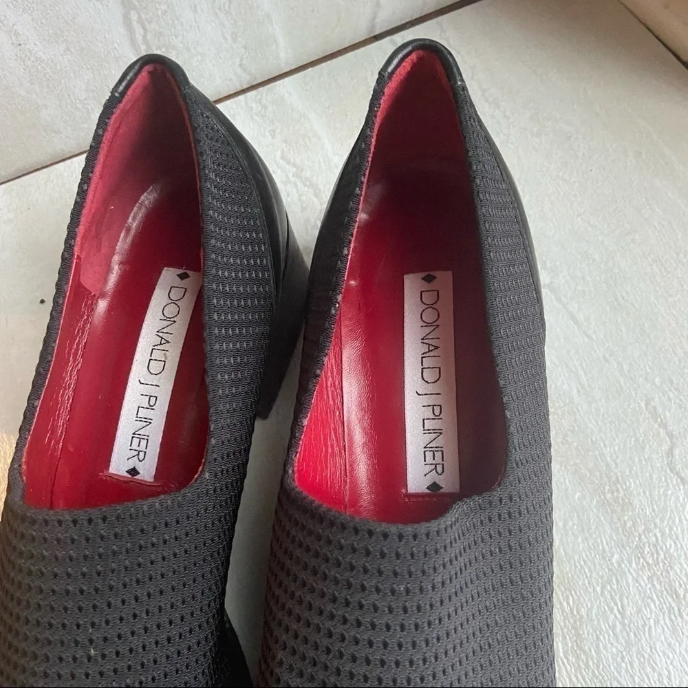 ** Donald J Pliner Classic woven slip on loafters block heel 3596 size 10.5M
